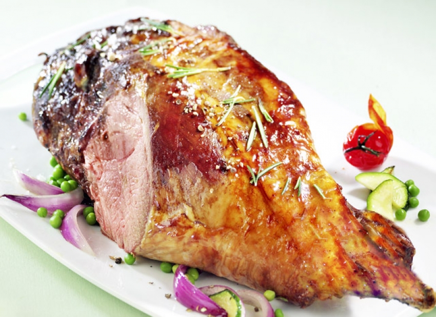 Recette de gigot d'agneau au miel romarin | Intermarché
